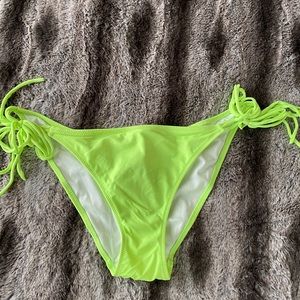Victoria’s Secret cheeky bikini bottoms